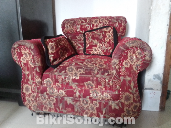 এক সেট সোফা (২:২:১)